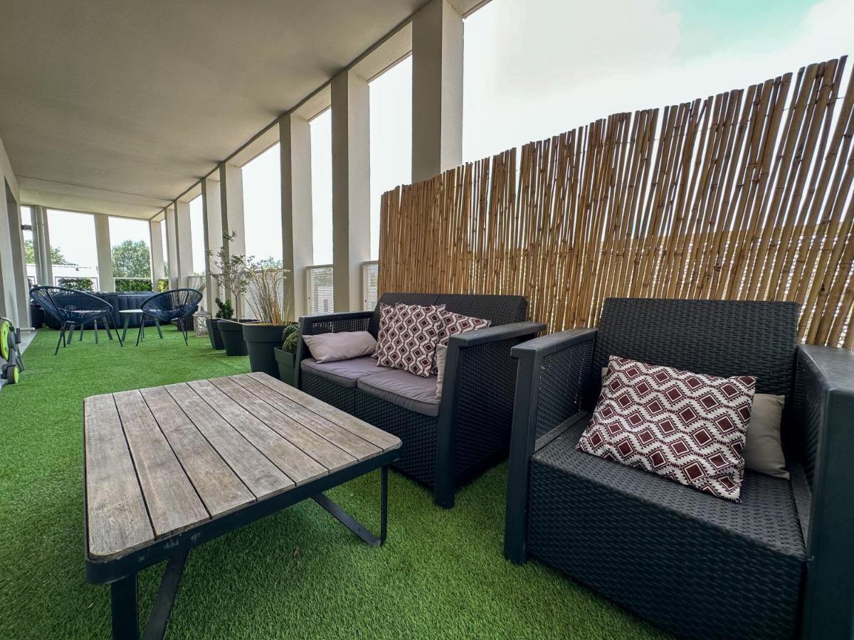 Loggia Dream Jacuzzi Lägenhet Montévrain Exteriör bild